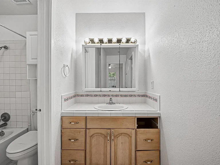 7200 Clarewood Dr #1904 — Photo 18