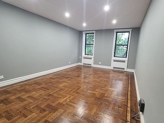 3rd image of 1730 E 18th St APT 5B
