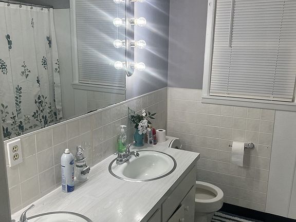 5th image of 990 E Piney Rd