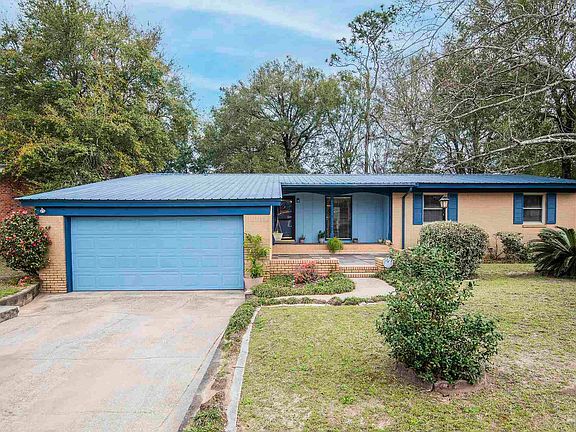 3rd image of 3850 Summer Dr