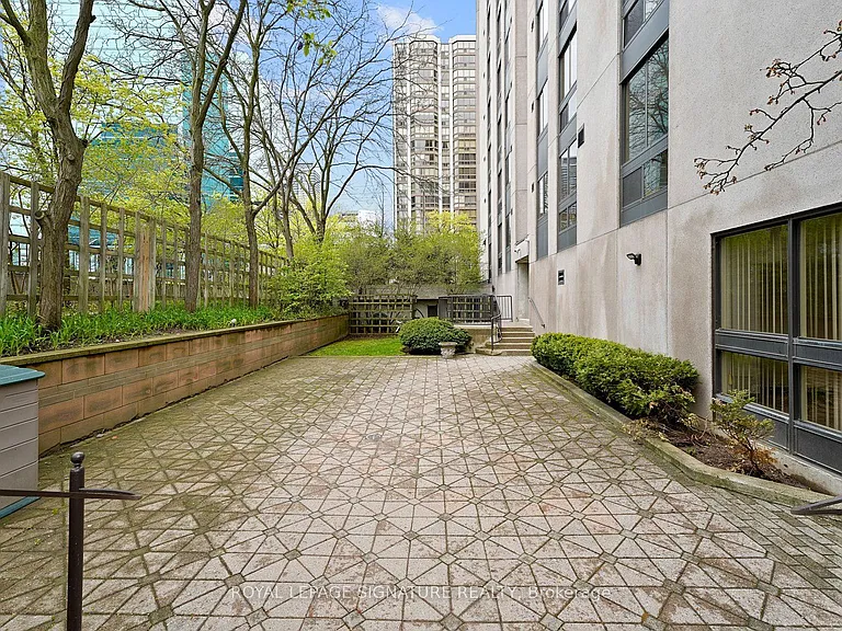 5 Kenneth Ave #205 — Photo 38