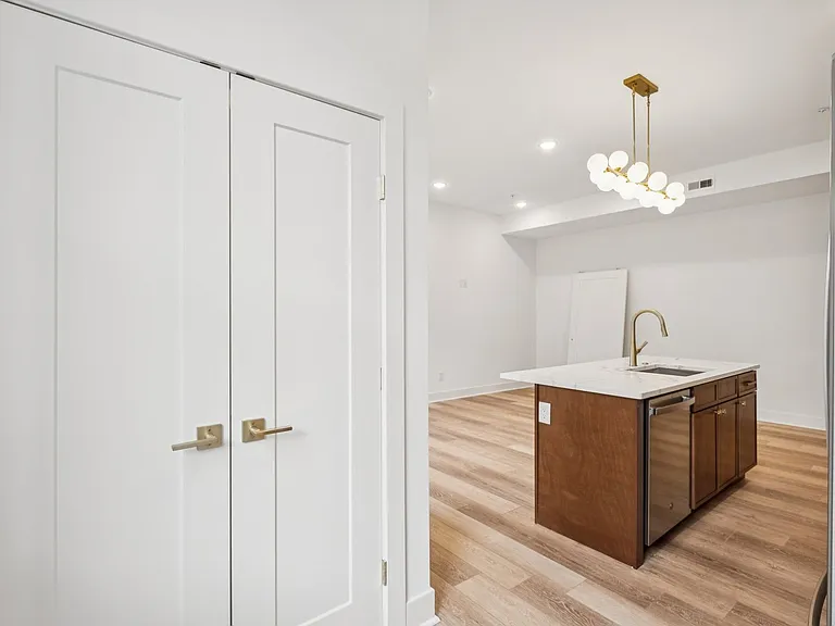 921 E Chelten Ave — Photo 3