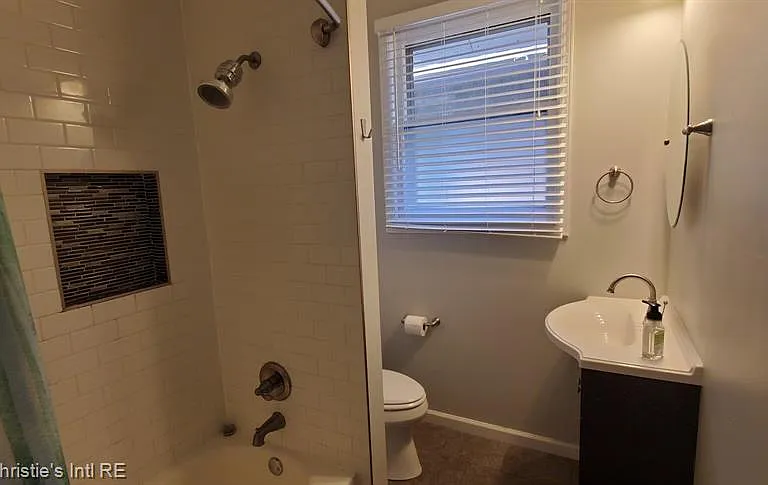1071 Van Dyke St #2 — Photo 11