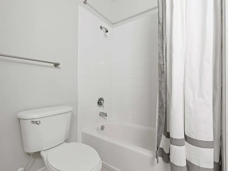 Elan Apartments — Photo 26