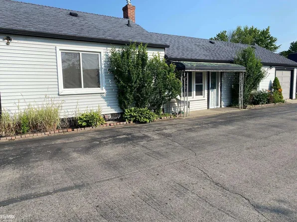 46931 Jans Dr, Chesterfield, MI 48047