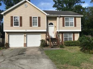 567 Serenade Cir E, Jacksonville, FL 32225