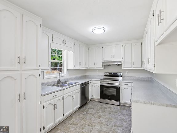 2nd image of 4051 Megan Rd