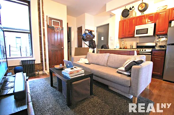 Rented by REAL New York | media 16