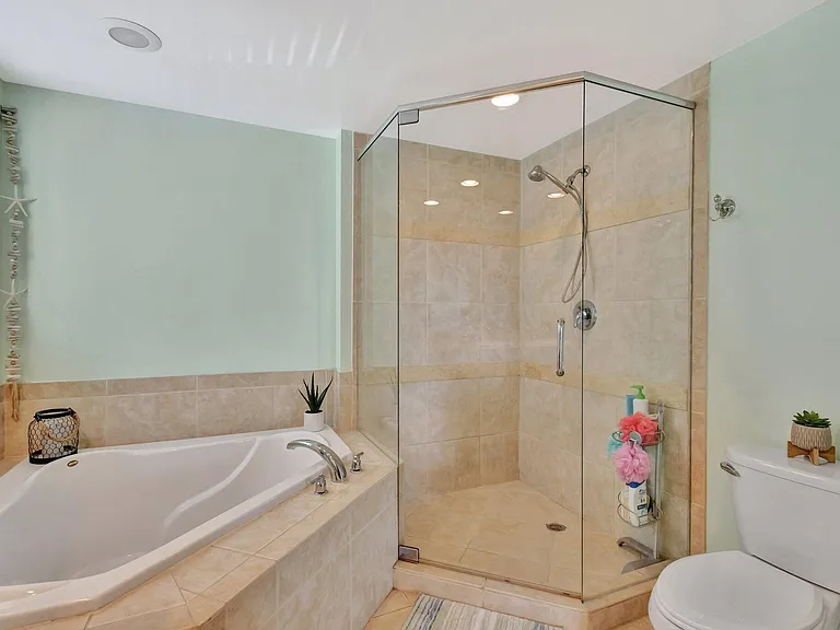 975 NW Flagler Ave #407 — Photo 17
