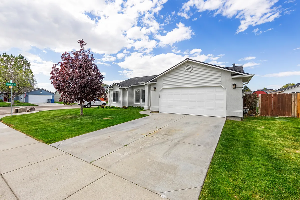 Building Photo - 3304 E Sir Patrick Ct