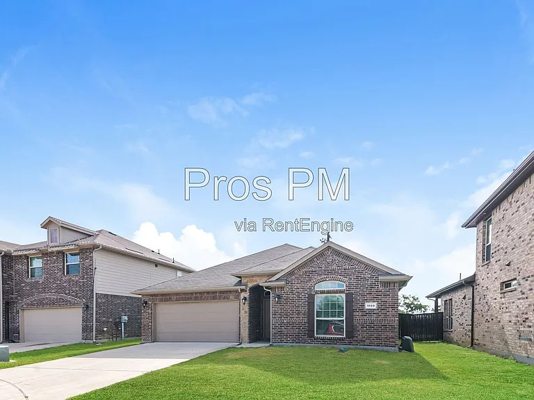 1120 Salem Dr — Photo 3