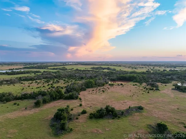 4 E Lone Chimney Rd, Glencoe, OK 74032