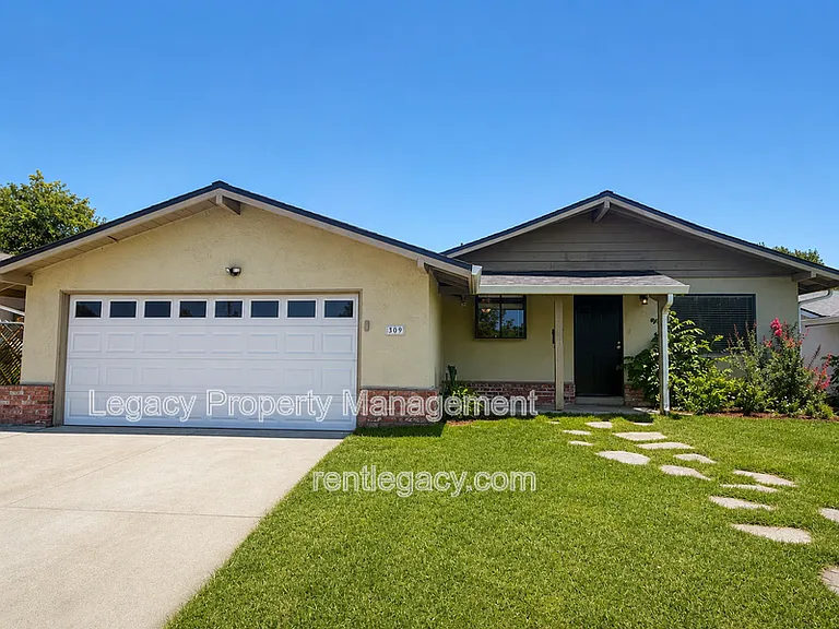 309 Plum St — Photo 1