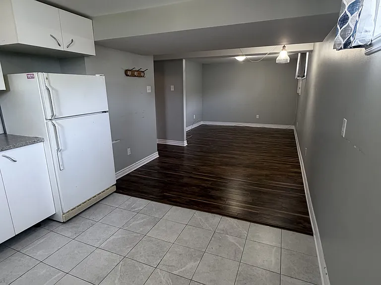 1199 Old Montreal Rd #B — Photo 7
