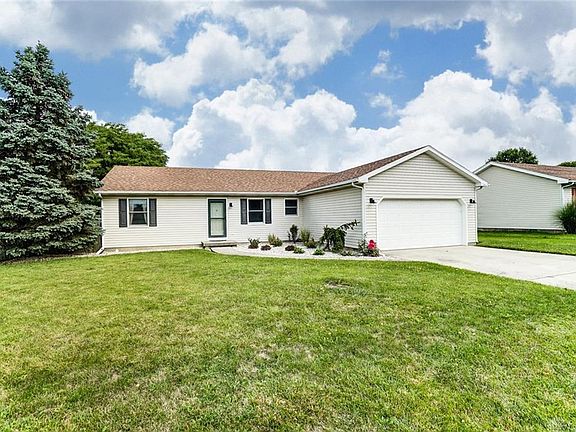 3rd image of 3500 Redbud Dr