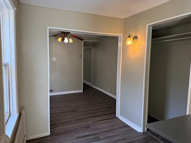 457 N Pitt St — Photo 10