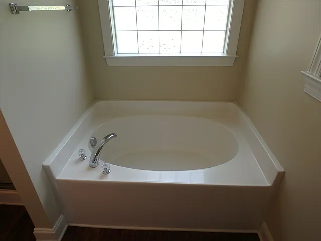 166 Moonlight Dr — Photo 8