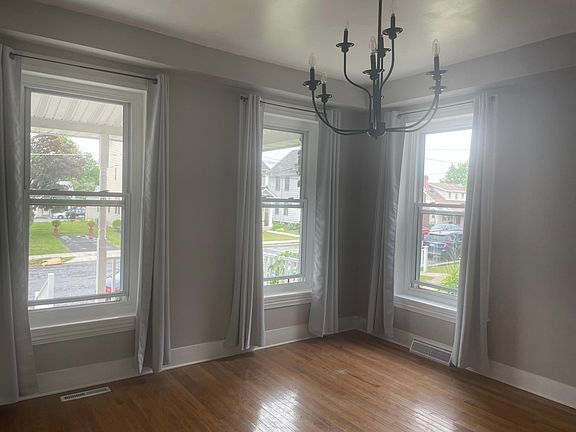 3rd image of 212 S Willow St #1
