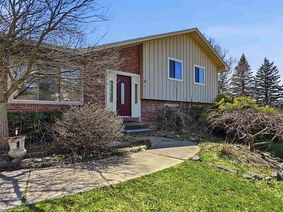 2nd image of 85 Whims Ln