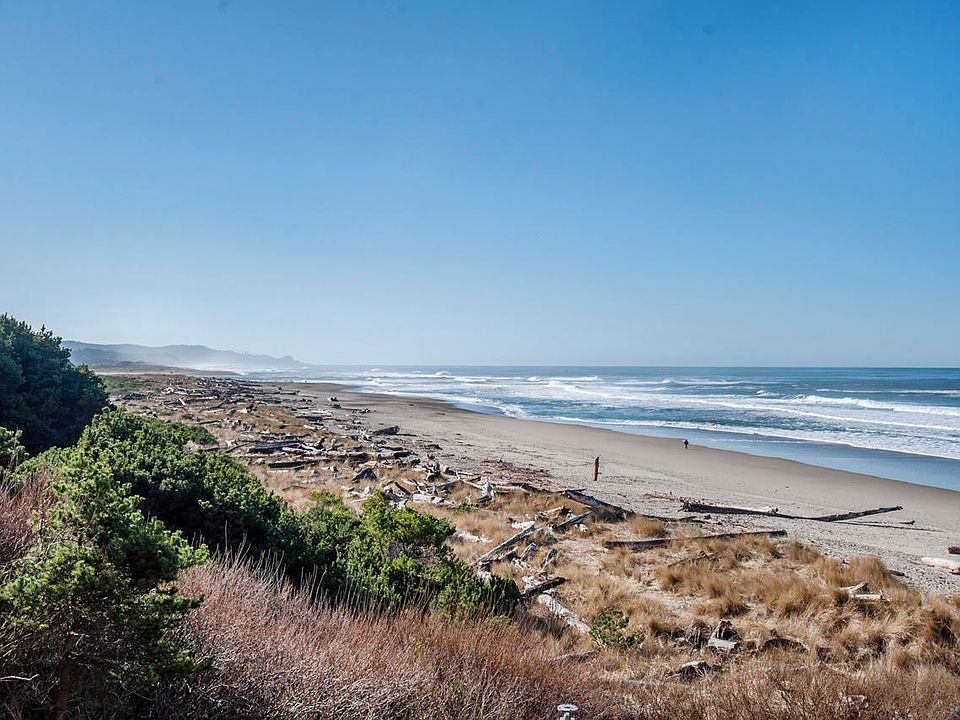 1st image of 4009 SW Highway 101 #320