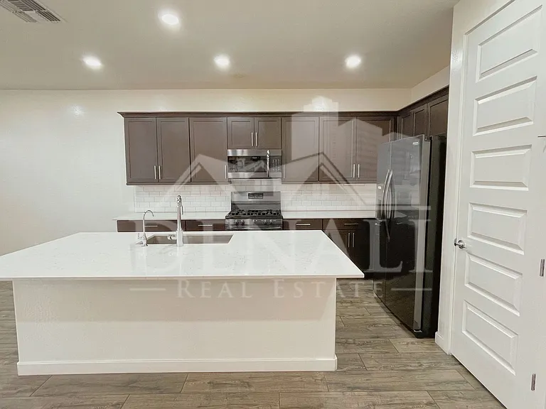 17155 N 9th Pl — Photo 8