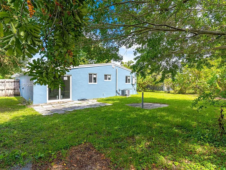 401 SW 25th Ave — Photo 40