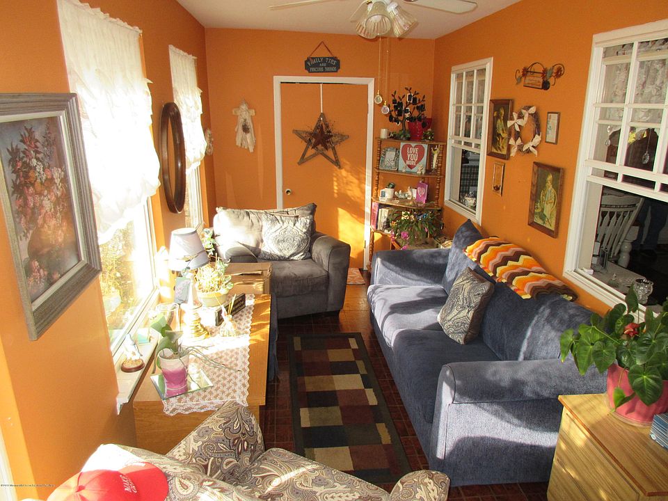 1st image of 22 Caribbean Ct