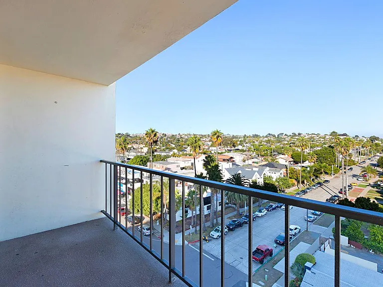 4944 Cass St #806 — Photo 3