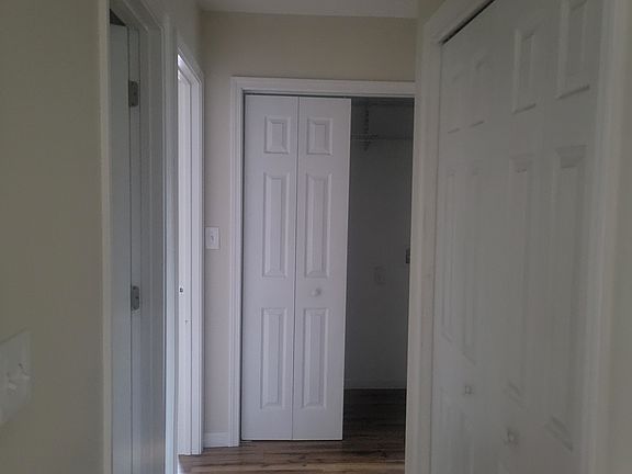 3rd image of 43 Pacific Dr