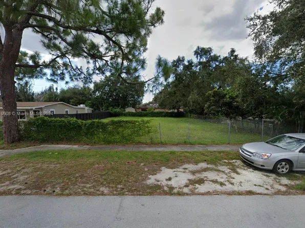 Nw St, Opa Locka, FL 33054