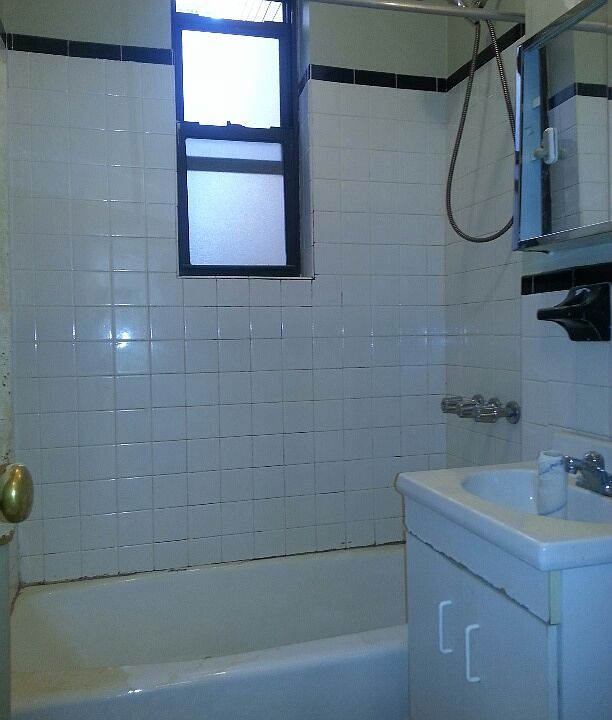 2nd image of 3043 32nd St APT 1