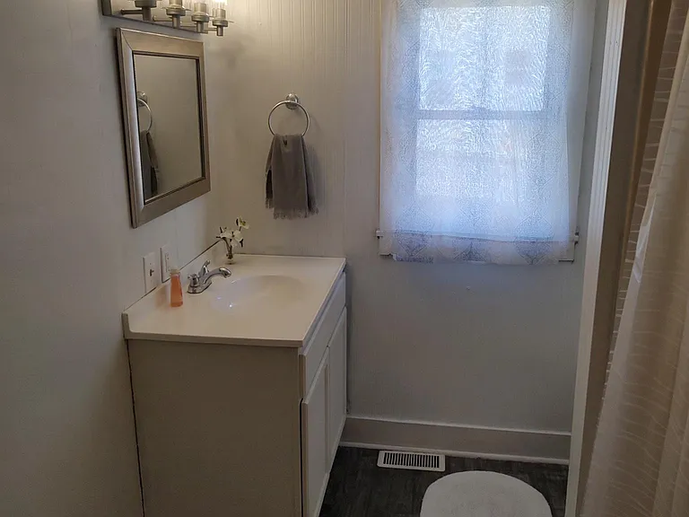 204 Lexington St #1 — Photo 5
