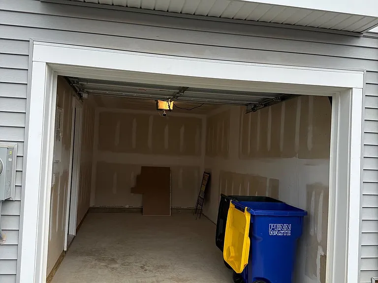 326 Avon Dr — Photo 2