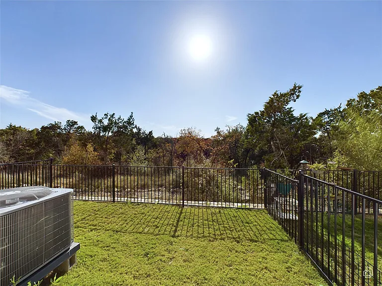 12001 Vista Parke Dr #904 — Photo 27