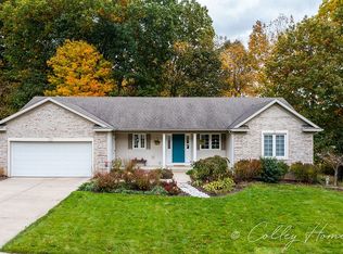 5862 Grand Oaks Dr NE, Comstock Park, MI