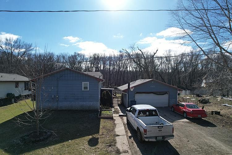 2115 Swan Dr, Camanche, IA 52730 Zillow