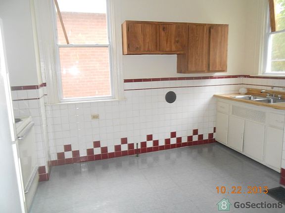 5th image of 1435 Manss Ave