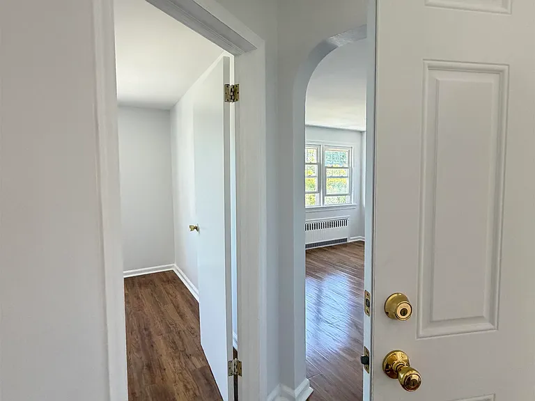 69 La Salle Ave #2 — Photo 3