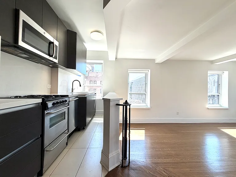 1080 Amsterdam Ave #1005 — Photo 1