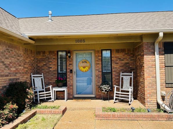 1005 Normandy Dr, West Memphis, AR 72301