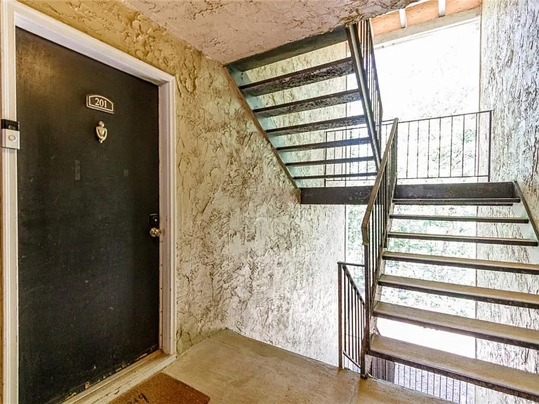 3005 Seven Pines Ln #201 — Photo 5