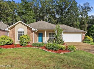 213 Twin Lks S, Clinton, MS 39056