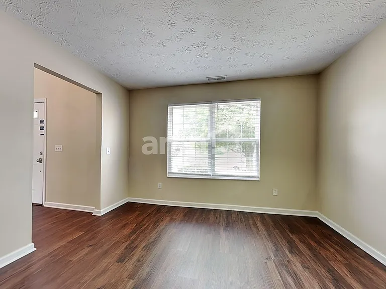 1291 Shannon Ln — Photo 9