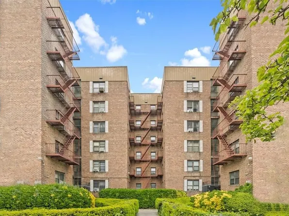 2615 Avenue O image 3 of 9