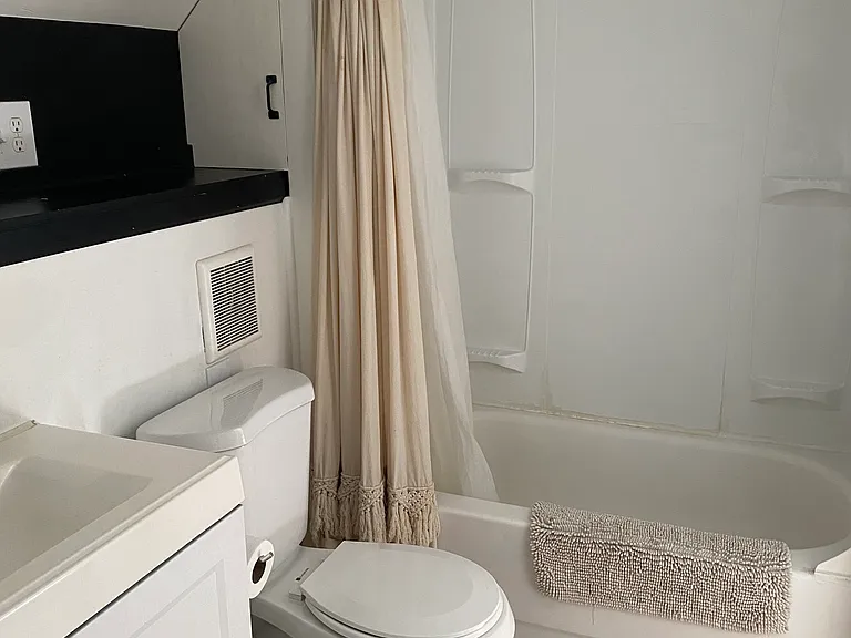 1603 W Clarke Ave — Photo 8