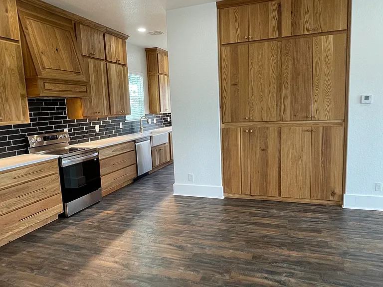 360 Hillside Dr — Photo 4