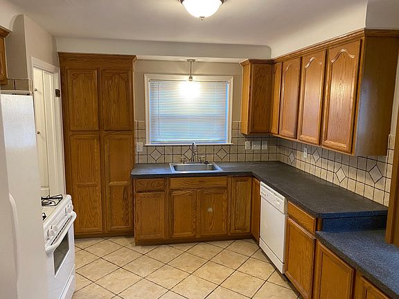 5th image of 9215 Seminole Ave