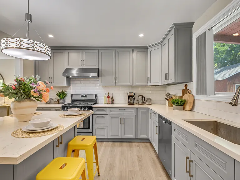 528 Almond Ave #B — Photo 22