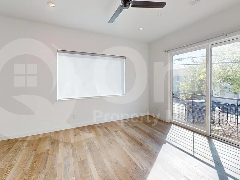 5020 Bryan St #305 — Photo 10