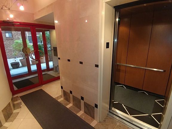 3rd image of 6739 Clyde St APT 4